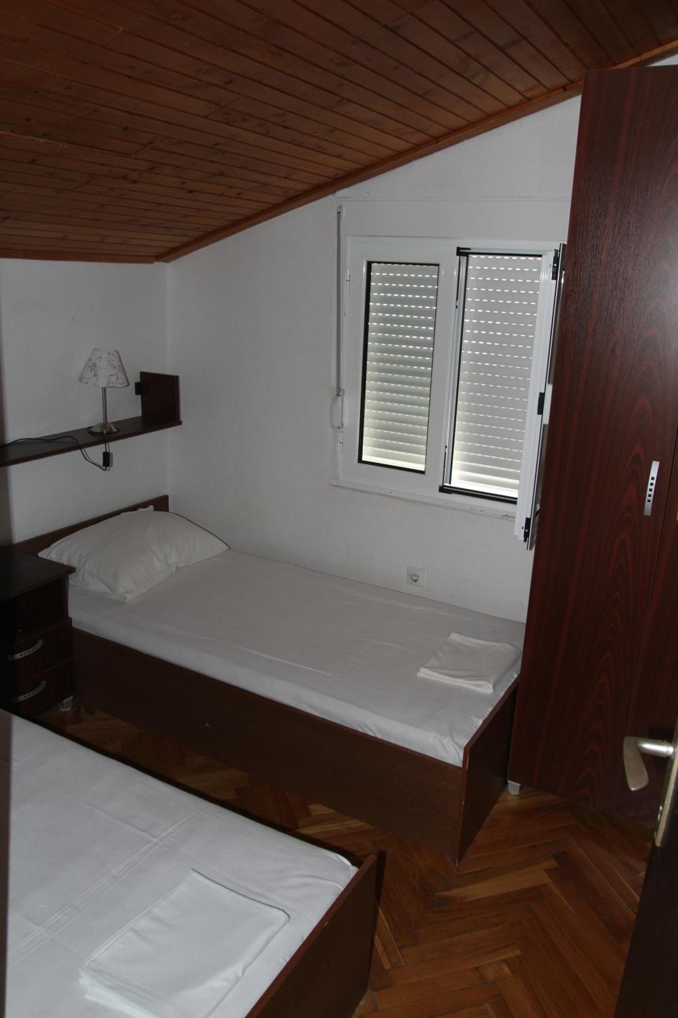 Apartments Popovic Petrovac ภายนอก รูปภาพ