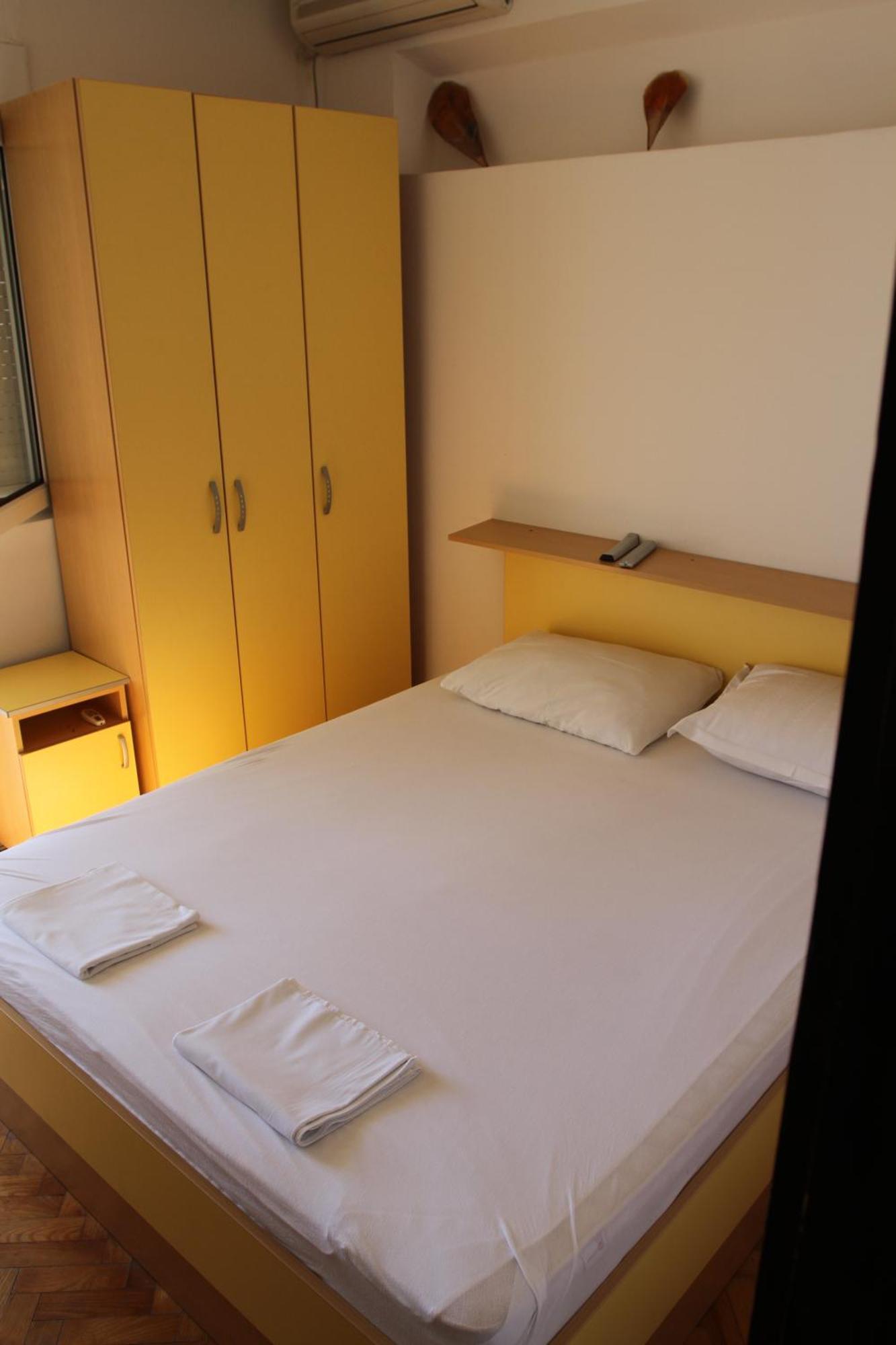 Apartments Popovic Petrovac ภายนอก รูปภาพ
